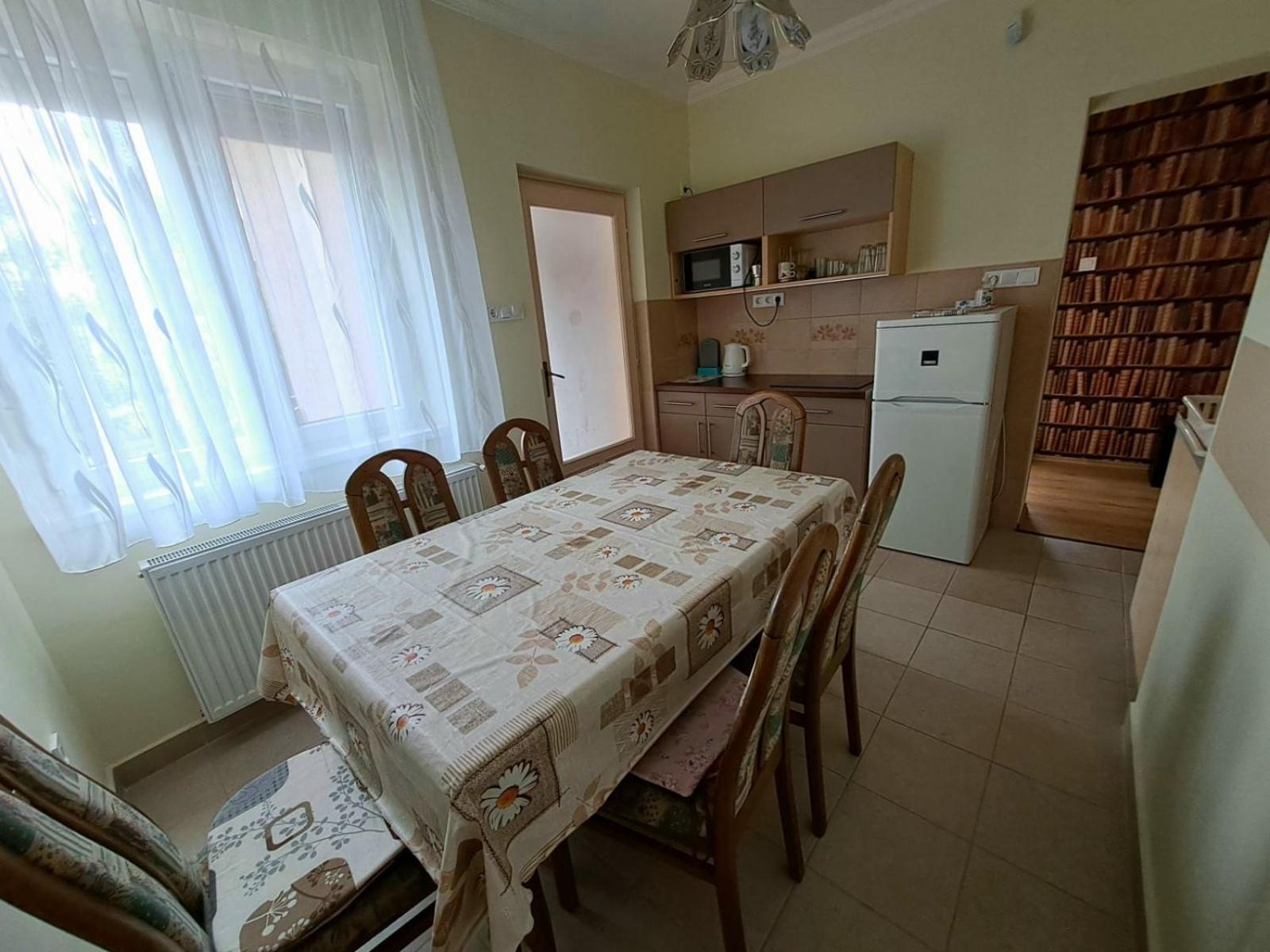 Wesselényi Apartmanház Hajdúszoboszló Exterior foto