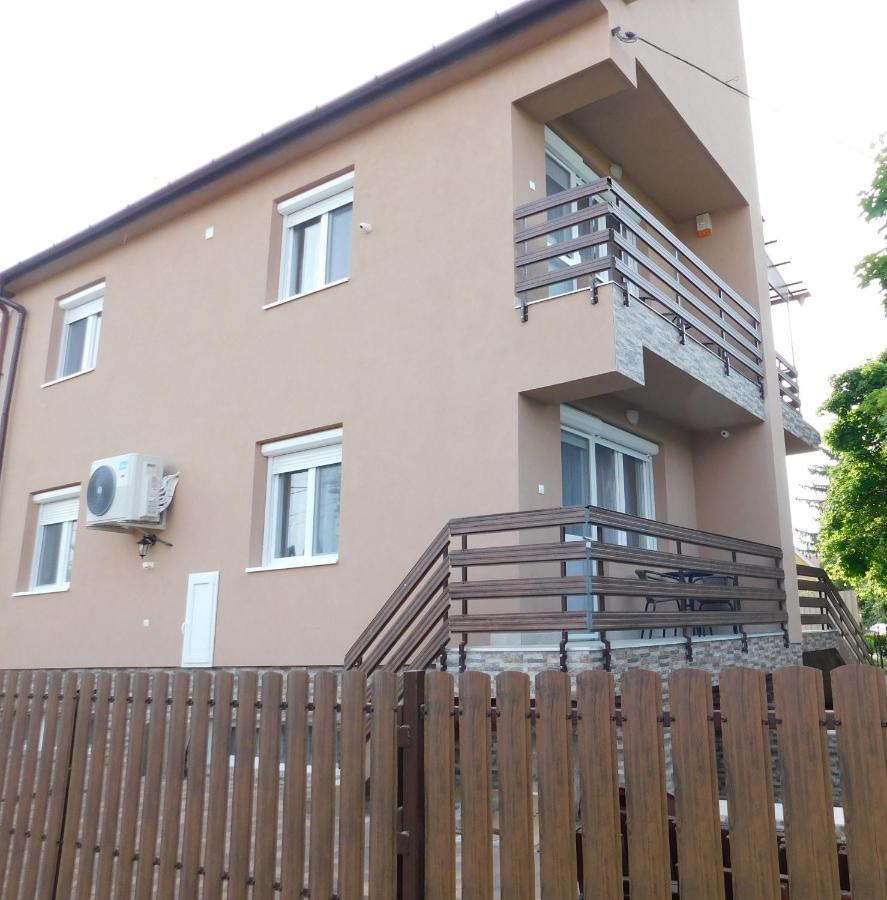Wesselényi Apartmanház Hajdúszoboszló Exterior foto